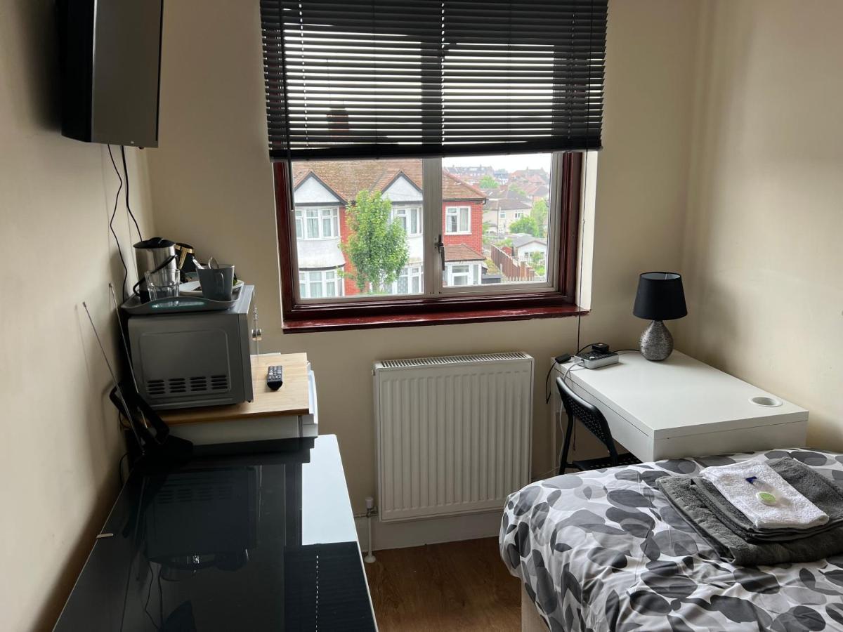North West Lodge Guest House London Bagian luar foto