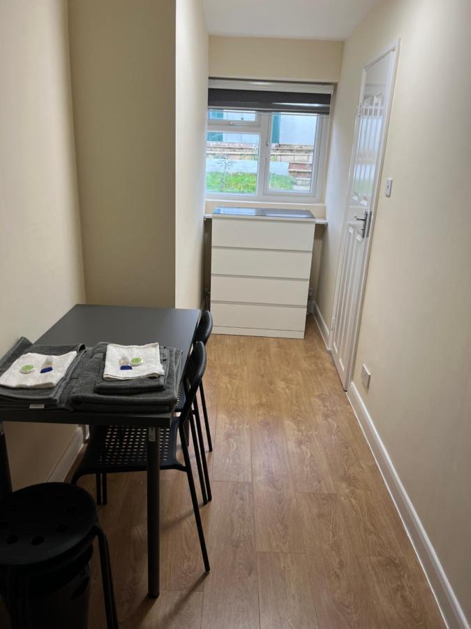 North West Lodge Guest House London Bagian luar foto