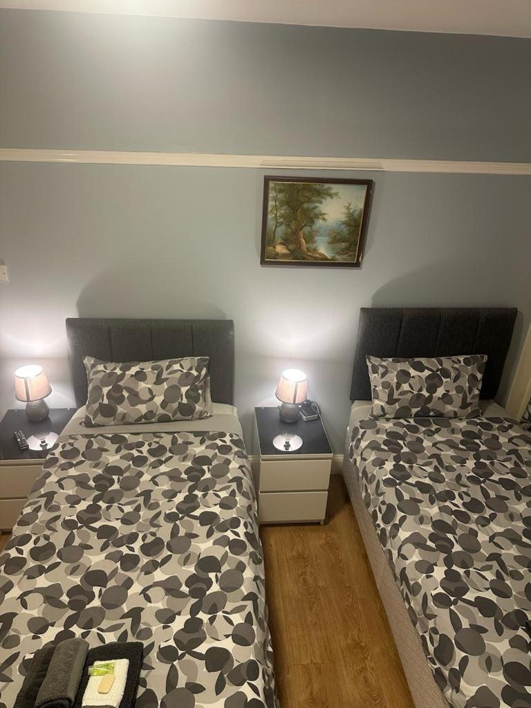 North West Lodge Guest House London Bagian luar foto